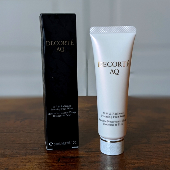 DECORTÉ AQ Washing Cream (31g) - Picture 2 of 3